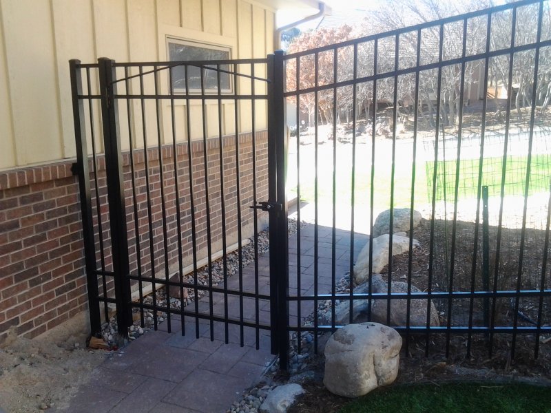 metal residential fence construction