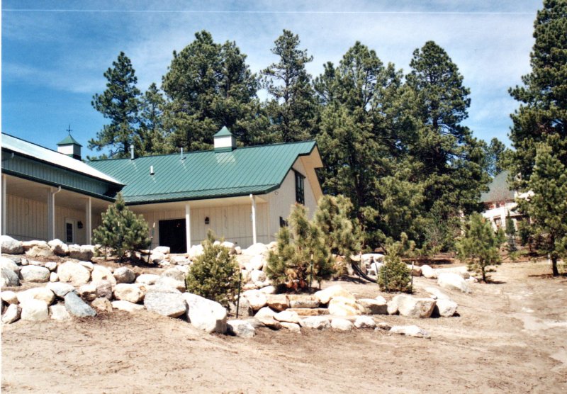 horse-barn-stables-10