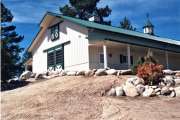 horse-barn-stables-06